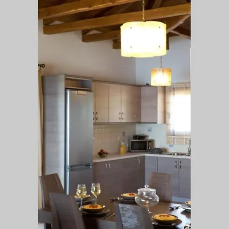 Villa Giapis Mikros Gialos